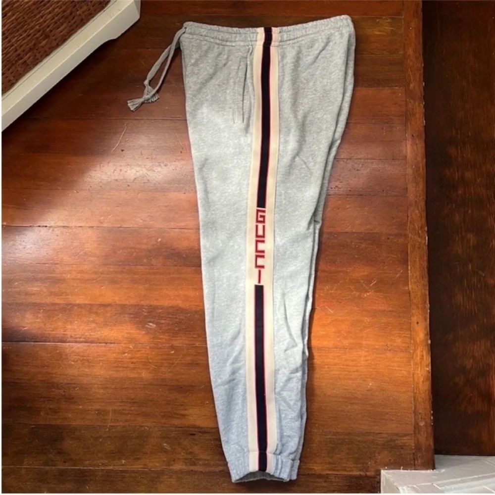 Gucci Men's Gray Tiger-appliqué Tapered Cotton-jersey jogging Bottoms